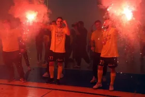 ΕΤΣΙ... το σήκωσε η ΑΕΛ! (Πανηγυρικό φωτορεπορτάζ)