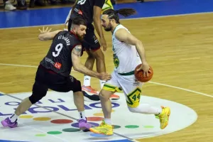 Τρομερή ματσάρα και Κυπελλούχος ο Κεραυνός! (φώτος)