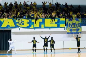 Θρίαμβος με εξάρα και Κυπελλούχος - Νταμπλούχος η ΑΕΛ! (φώτος)