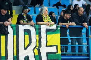 Θρίαμβος με εξάρα και Κυπελλούχος - Νταμπλούχος η ΑΕΛ! (φώτος)