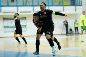 Θρίαμβος με εξάρα και Κυπελλούχος - Νταμπλούχος η ΑΕΛ! (φώτος)