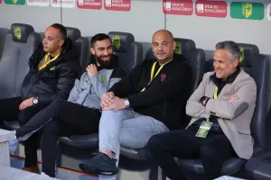 Τετράδα... στον πάγκο!