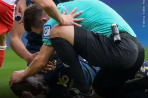 "Ήρωας" ο διαιτητής του Μπάγερν - Μάιντς: Έσωσε τη ζωή ποδοσφαιριστή