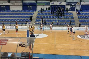 Γαλαζοκίτρινο το ντέρμπι γοήτρου 