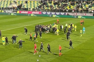 Ένταση ανάμεσα σε παίκτες ΑΕΚ και Άρη (Φώτος)