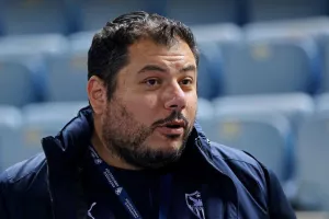 (Δημήτρης) "Εικόνα έως και... ντροπιαστική/Όποιος δεν μπορεί να το αντέξει, είναι ελεύθερος να αποχωρήσει"