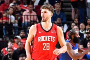 Non stop Σενγκούν: Πέτυχε ακόμα ένα triple-double κόντρα στους Κλίπερς