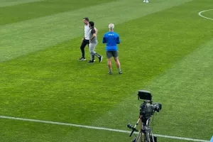 Ωραίο με Γκαγιέγο - Καρσέδο/ Χειραψία, αγκαλιά και... κουβεντούλα! (Φώτος)