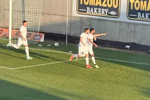 Με διαφορά...