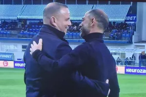 Αγκαλιά και χαμόγελα... πριν την μάχη! 