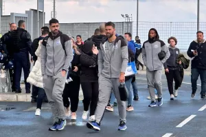 Άφιξη και... φωτογραφίες