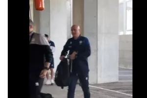 H άφιξη της Εθνικής μας (βίντεο)