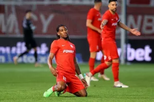 Νέα Σαλαμίνα - ΑΕΛ: Το μοίρασαν με Ντουρμισάι και Μορέιρα
