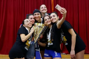 Selfie με το τρόπαιο