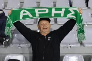 Ο κόσμος στο Άρης - ΑΠΟΕΛ (Φωτορεπορτάζ)