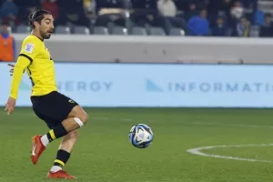 Απόλλων - ΑΕΚ Αθηνών: Ο Φαν Βέερτ... έκρινε το εορταστικό φιλικό (Φώτος)