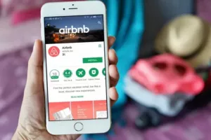 Η Airbnb απαγορεύει τις κάμερες ασφαλείας στο εσωτερικό των καταλυμάτων