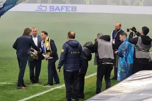 Η βράβευση στον Ασλανίδη και Αλμέιδα (φώτος Kerkida)