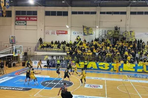 Με τον κόσμο σύμμαχο λύγισε τους Κοσοβάρους η ΑΕΛ! (ΦΩΤΟΣ kerkida)