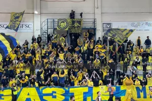 (Βίντεο) “Aλλάζουμε συχνότητα και συντονιζόμαστε με το σήμα που εκπέμπει η Βασίλισσα” 