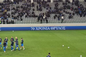 Βίντεο στη γιγαντοοθόνη και "70 χρόνια Θρύλος" (φώτος Kerkida)