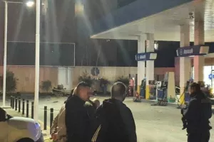Ισχυρή έκρηξη σε χώρο στάθμευσης δίπλα από βενζινάδικο