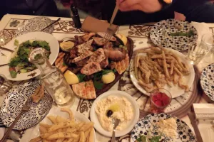 Τα άκουσε διαιτητής που πήγε στην... ταβέρνα!