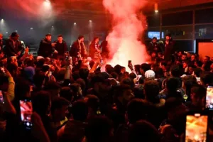 (Βίντεο) Υποδοχή ηρώων στους παίκτες της Φενέρμπαχτσε μετά το ξύλο στην Τραπεζούντα 