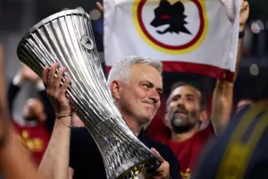 Μουρίνιο: "Δεν πρόκειται να ξαναδουλέψω με τον Πίντo"