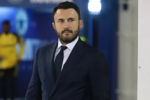 Καρυπίδης: "Είναι η ώρα να μιλήσει το Βικελίδης, ομάδα και κόσμος θα κάνουμε το βήμα στον τελικό"