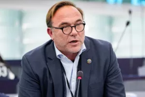 Πέτρος Κόκκαλης: «Μακάρι να δούμε στον τελικό του Conference League Ολυμπιακό και ΠΑΟΚ»