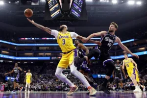 Με triple double του Σαμπόνις οι Κινγκς «λύγισαν» τους Λέικερς