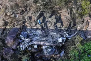 Πολύνεκρο τροχαίο στη Νότια Αφρική: Μόνο ένα 8χρονο κοριτσάκι διασώθηκε, σαν από θαύμα!