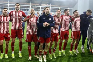 (Στιγμιότυπα) Η 6αρα του Ολυμπιακού 