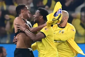 Πρώτη και καλύτερη η Ένωση με buzzer-beater του Ελίασον, έστειλε τους ερυθρόλευκους στο -8