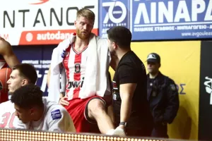 Ολυμπιακός: Ανησυχία για τον Γουόκαπ μετά από άσχημη προσγείωση