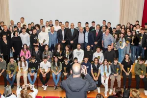 Η Λάμψη των Πρωταθλητών: Εορτασμός Αριστείας στην Τελετή Βράβευσης Καράτε 2024