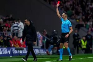 Τρίτη κόκκινη κάρτα για τον Τσάβι ως προπονητής, όσες και ως παίκτης
