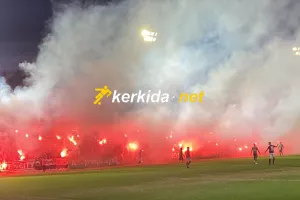 (ΒΙΝΤΕΟ/Φώτος Kerkida) Έκανε τη... νύχτα μέρα η Θύρα 9 στο ντέρμπι κορυφής