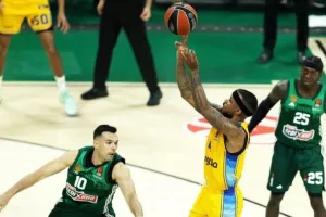 Μπράουν: «Το να διαμαρτύρεσαι στους διαιτητές δεν είναι μπάσκετ»