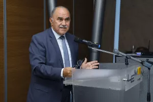 24 ώρες σκέψης
