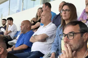 Παρουσία Γιάννη...