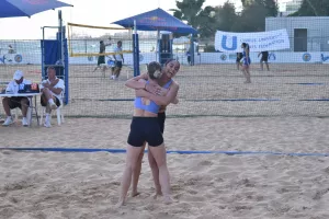 Η χαρά του Beach Volley… μοιράστηκε στα δύο!