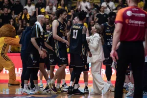 ΕΙΚΟΝΕΣ από τον τελικό της ΑΕΛ 