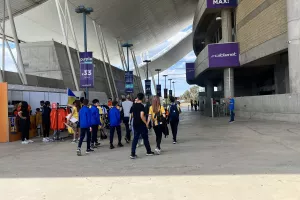 Μαζικά στο ΓΣΠ οι οπαδοί του ΑΠΟΕΛ (φώτος Kerkida)