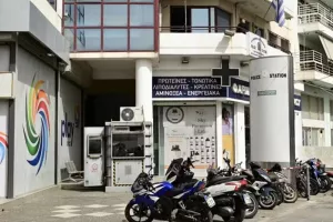 Γυναικοκτονία: «Ξηλώθηκε» ο διοικητής του ΑΤ Αγίων Αναργύρων