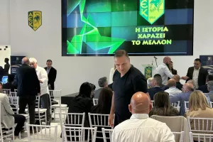 Σε μεγάλα κέφια ο Σιμόν 