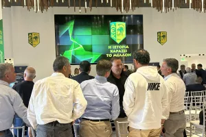 Σε μεγάλα κέφια ο Σιμόν 