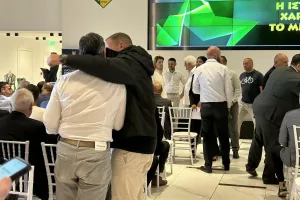 Σε μεγάλα κέφια ο Σιμόν 
