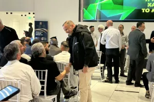 Σε μεγάλα κέφια ο Σιμόν 